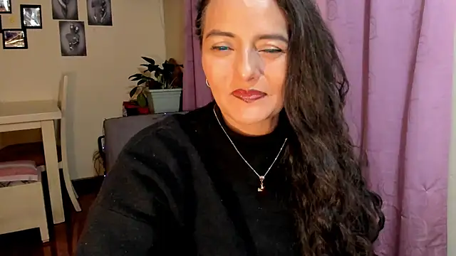 emma luxy online show from 2, 4, 2026