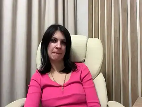 Snapshot of InjaAtHome chatting on 24, 10, 2025 InjaAtHome online show from 24, 10, 2025