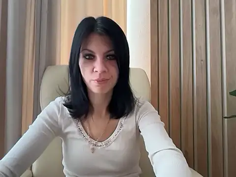 Snapshot of InjaAtHome chatting on 28, 10, 2025 InjaAtHome online show from 28, 10, 2025