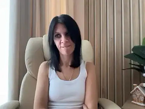 Snapshot of InjaAtHome chatting on 1, 11, 2025 InjaAtHome online show from 1, 11, 2025