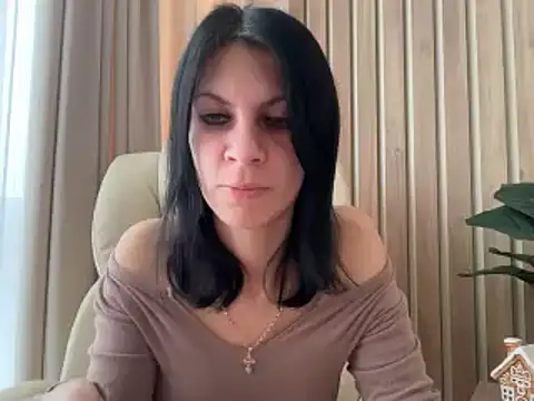 Snapshot of InjaAtHome chatting on 5, 11, 2025 InjaAtHome online show from 5, 11, 2025