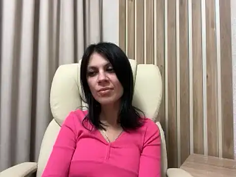 Snapshot of InjaAtHome chatting on 14, 10, 2025 InjaAtHome online show from 14, 10, 2025