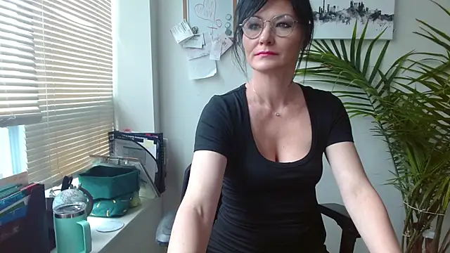 Snapshot of City_Kat chatting on 10, 6, 2026 City Kat online show from 10, 6, 2026