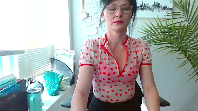 Snapshot of City_Kat chatting on 8, 6, 2026 City Kat online show from 8, 6, 2026