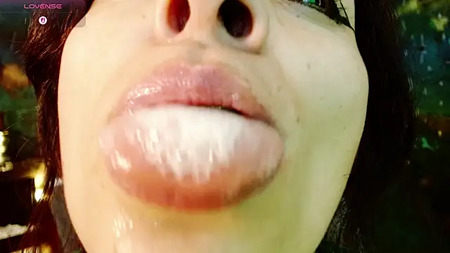 Snapshot of julieth_sex1 chatting on 20, 5, 2026 julieth sex1 online show from 20, 5, 2026