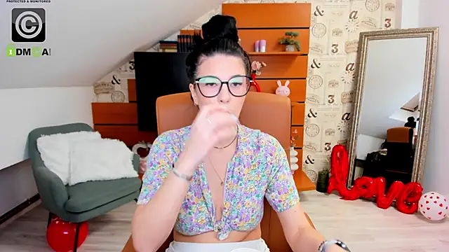 EmillyTaylor online show from 1, 3, 2025