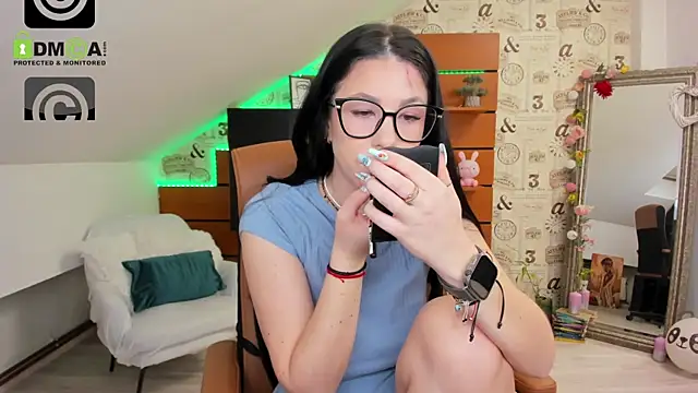 EmillyTaylor online show from 6, 4, 2026