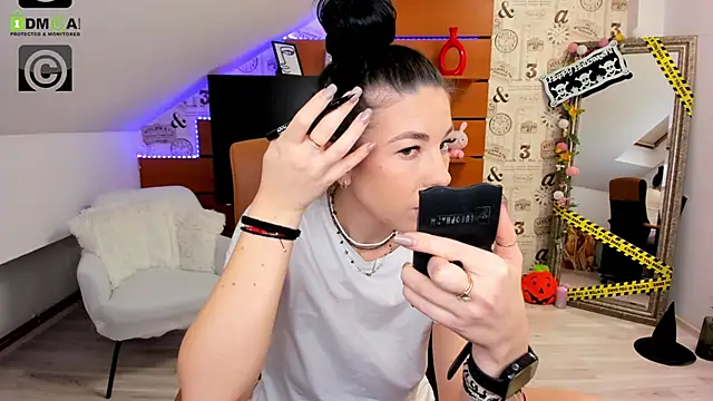 Snapshot of EmillyTaylor chatting on 29, 10, 2025 EmillyTaylor online show from 29, 10, 2025