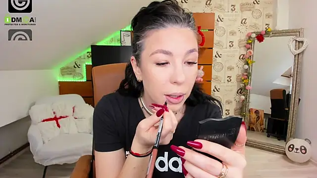 EmillyTaylor online show from 18, 12, 2025