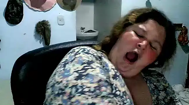 squirt322bbw online show from 20, 3, 2025