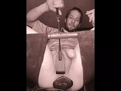 Snapshot of hawkmystical chatting on 2, 12, 2025 hawkmystical online show from 2, 12, 2025