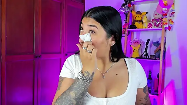 eymy-hadid online show from 6, 11, 2025