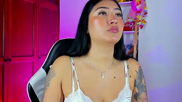 Snapshot of eymy-hadid chatting on 10, 10, 2025 eymy-hadid online show from 10, 10, 2025