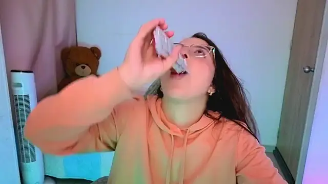  alicia z online show from 7, 4, 2026