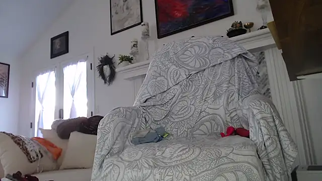 AuroraWillows online show from 5, 1, 2026