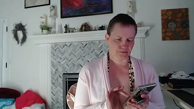 AuroraWillows online show from 9, 4, 2026