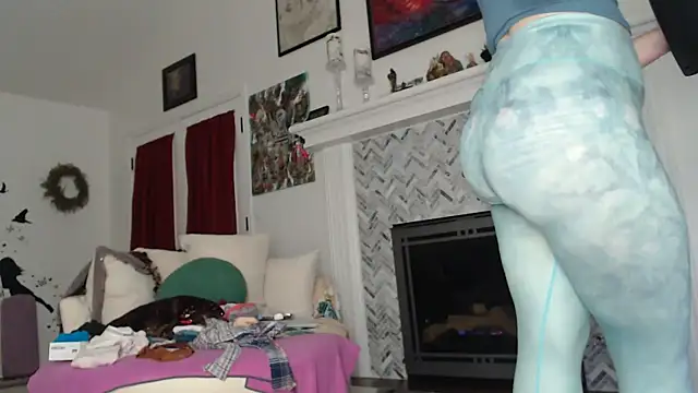 AuroraWillows online show from 10, 3, 2025