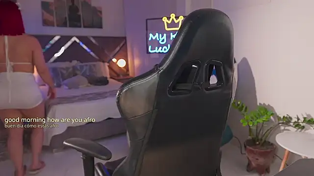 Snapshot of KateOwens chatting on 31, 10, 2025 KateOwens online show from 31, 10, 2025