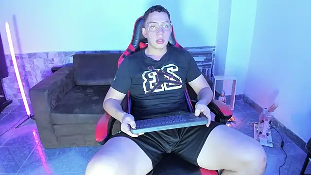 davinalhot online show from 7, 4, 2026