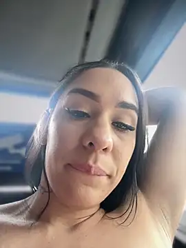 Snapshot of __IRIS__ chatting on 15, 5, 2026 IRIS online show from 15, 5, 2026