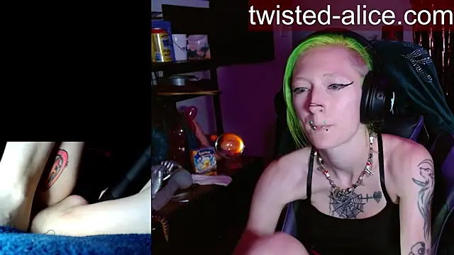Snapshot of alicewonder09 chatting on 19, 6, 2026 alicewonder09 online show from 19, 6, 2026