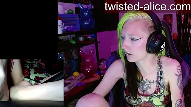 alicewonder09 online show from 2, 4, 2026