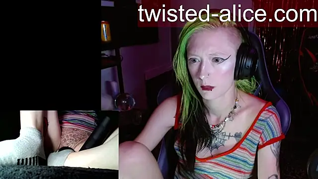 Snapshot of alicewonder09 chatting on 22, 7, 2026 alicewonder09 online show from 22, 7, 2026