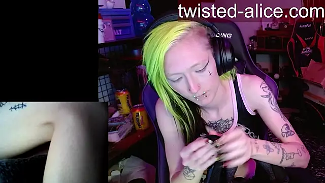 alicewonder09 online show from 12, 4, 2026