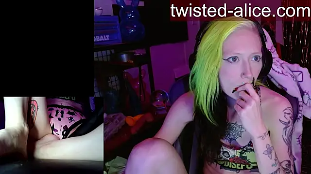 alicewonder09 online show from 6, 4, 2026