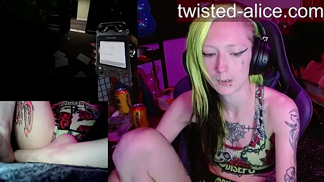 alicewonder09 online show from 13, 4, 2026