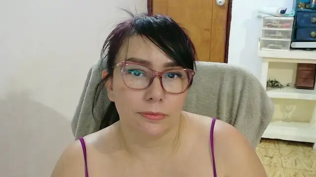 Snapshot of hottplay chatting on 19, 10, 2025 hottplay online show from 19, 10, 2025