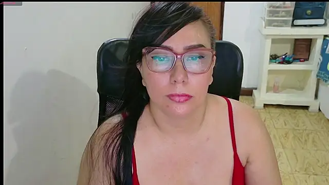 Snapshot of hottplay chatting on 2, 11, 2025 hottplay online show from 2, 11, 2025