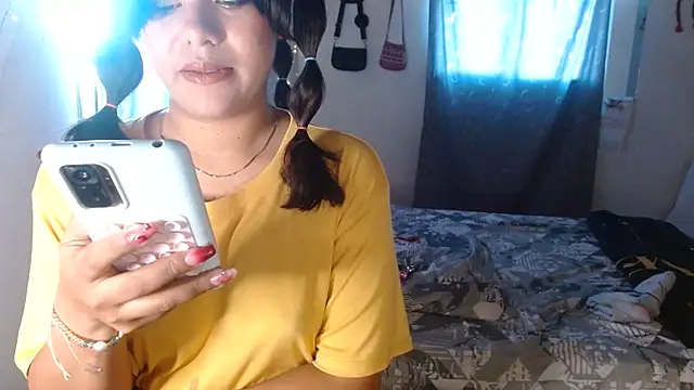 Snapshot of Amal_Hadid chatting on 9, 9, 2025 Amal Hadid online show from 9, 9, 2025