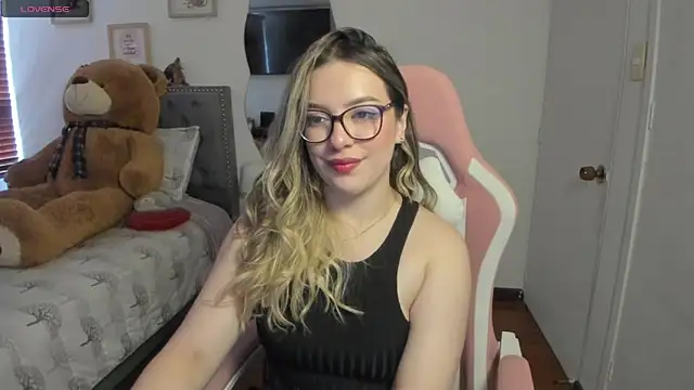 Snapshot of samysweet_8 chatting on 5, 5, 2026 samysweet 8 online show from 5, 5, 2026