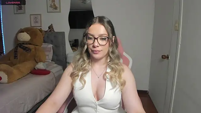 Snapshot of samysweet_8 chatting on 20, 5, 2026 samysweet 8 online show from 20, 5, 2026