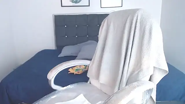 selena yourmilf online show from 23, 9, 2025