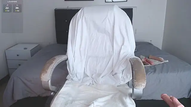 selena yourmilf online show from 15, 2, 2026