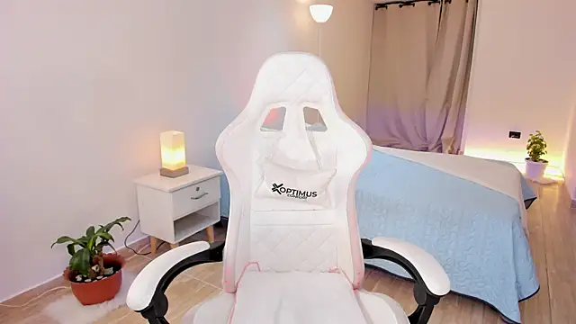 carleee winter online show from 20, 11, 2025