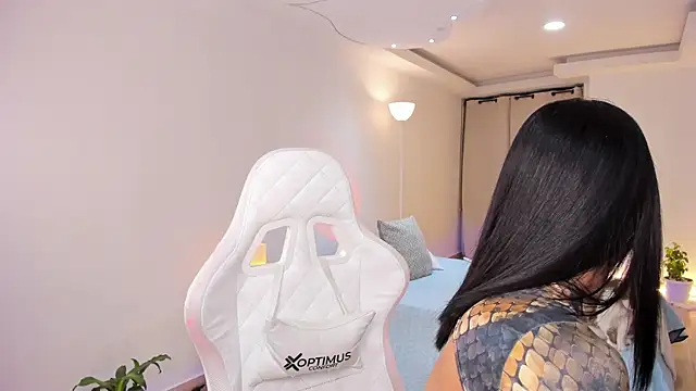 carleee winter online show from 26, 11, 2025