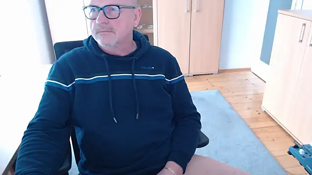 V2 Rotate online show from 10, 3, 2025