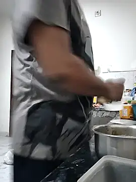 thebrownboi01 online show from 11, 11, 2025