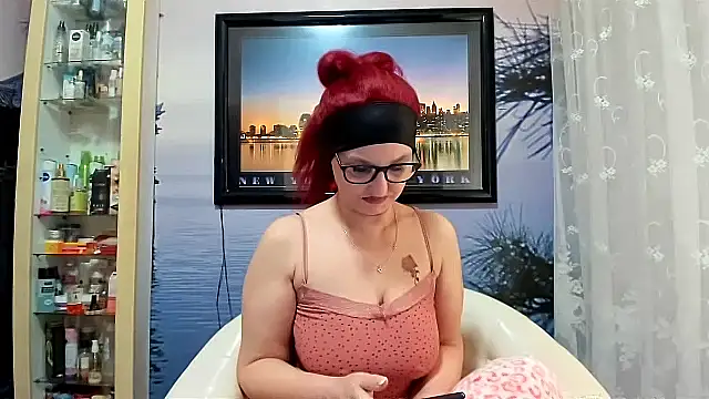 Snapshot of Mature4you44 chatting on 2, 2, 2025 Mature4you44 online show from 2, 2, 2025