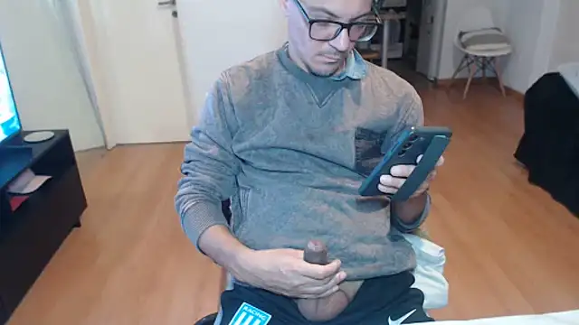 Snapshot of guachin_hunk chatting on 9, 7, 2026 guachin hunk online show from 9, 7, 2026