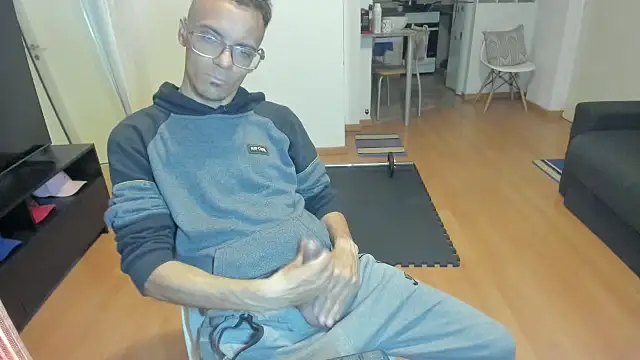 Snapshot of guachin_hunk chatting on 10, 9, 2025 guachin hunk online show from 10, 9, 2025
