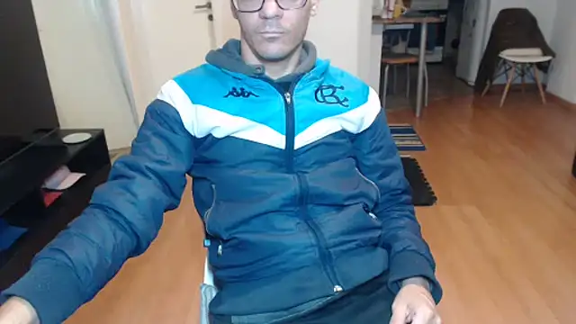 Snapshot of guachin_hunk chatting on 8, 8, 2026 guachin hunk online show from 8, 8, 2026