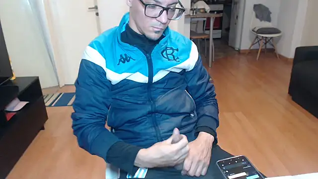Snapshot of guachin_hunk chatting on 18, 6, 2026 guachin hunk online show from 18, 6, 2026