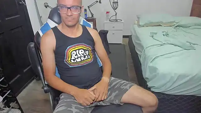 Snapshot of guachin_hunk chatting on 7, 1, 2025 guachin hunk online show from 7, 1, 2025