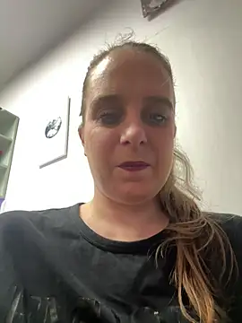 LadyChantale online show from 2, 4, 2026