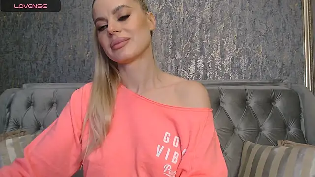 BlondieStar online show from 22, 10, 2025