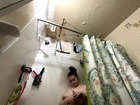 Snowbunnycake 131 online show from 30, 11, 2025